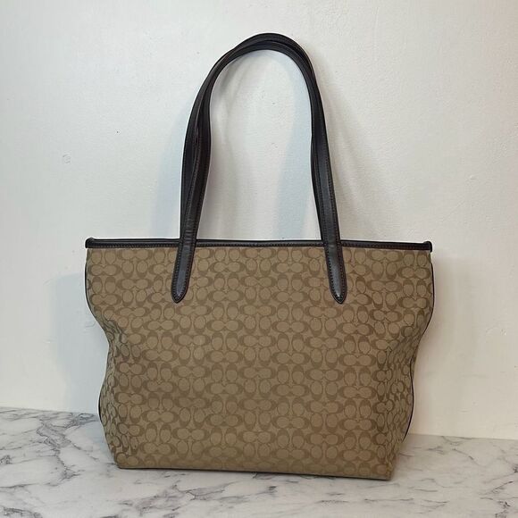 Coach Taylor Signature Jacquard Tote - Picture 4 of 14